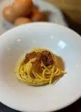 Immagine del passaggio 11 della ricetta Spaghetti alla carbonara