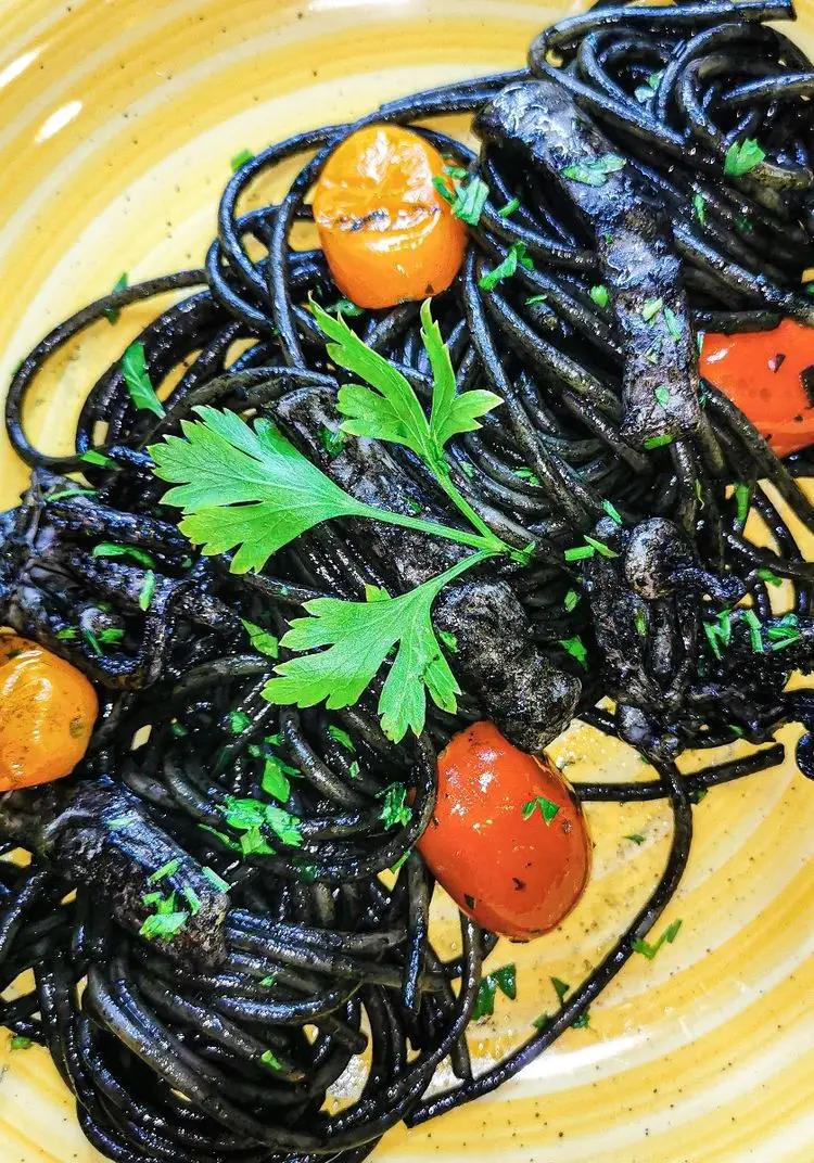 Ricetta Spaghettoni al nero di seppia di cucinafocus
