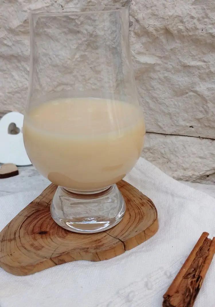 Ricetta Liquore al latte, cioccolato bianco e cannella di pupiepappe