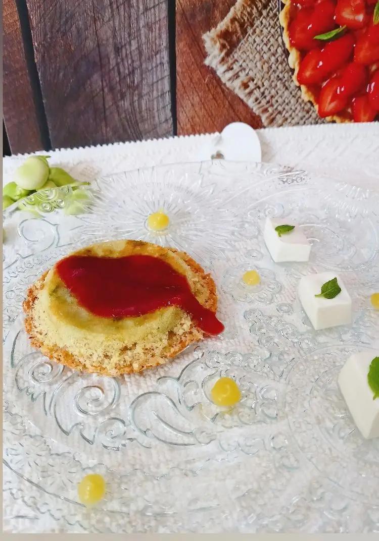 Ricetta TORTINO DOLCE DI FAVETTE FRESCHE E MANDORLE, COULIS DI FRAGOLE, CASU AXEDU E MENTA. di pupiepappe