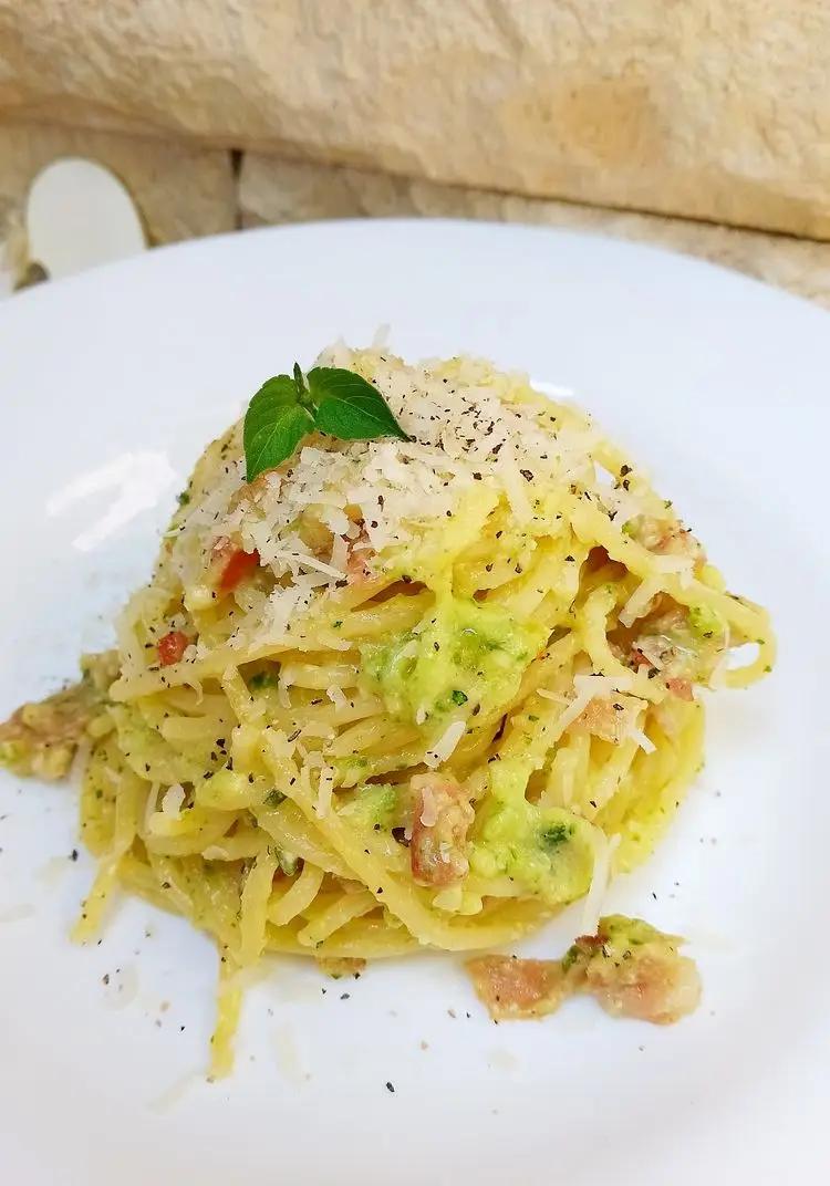 Ricetta SPAGHETTI IN CREMA DI ZUCCHINE,  UOVO E PANCETTA di pupiepappe