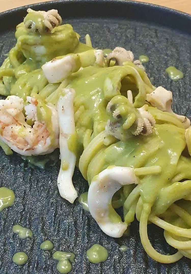 Ricetta Spaghetti crema di piselli gamberi e seppioline di italiadeisapori