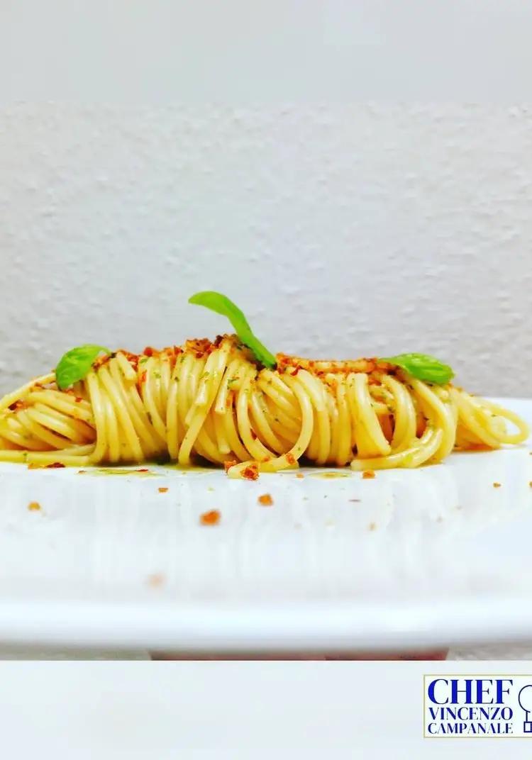 Ricetta Spaghettone aglio, olio, peperoncino, crumble di tarallo al calzone di chef_vincenzo_campanale