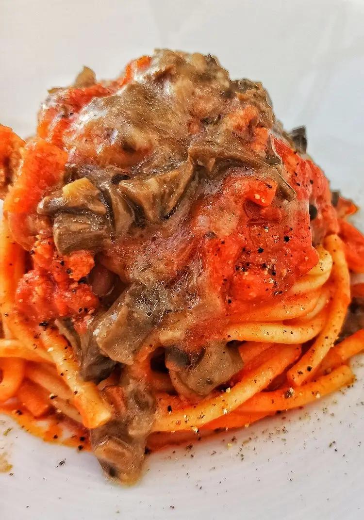 Ricetta Spaghettone cremoso con salsiccia e cardoncelli di chef_vincenzo_campanale