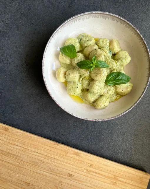 Ricetta GNOCCHI DI FAGIOLI CON CREMA DI AVOCADO E ZUCCHINE di giorgiasbakery