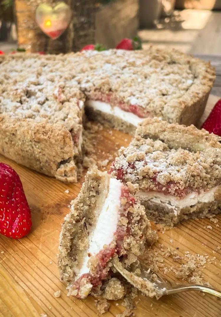 Ricetta TORTA SBRISOLONA RICOTTA E 🍓 FRAGOLE di chiara_healthytales