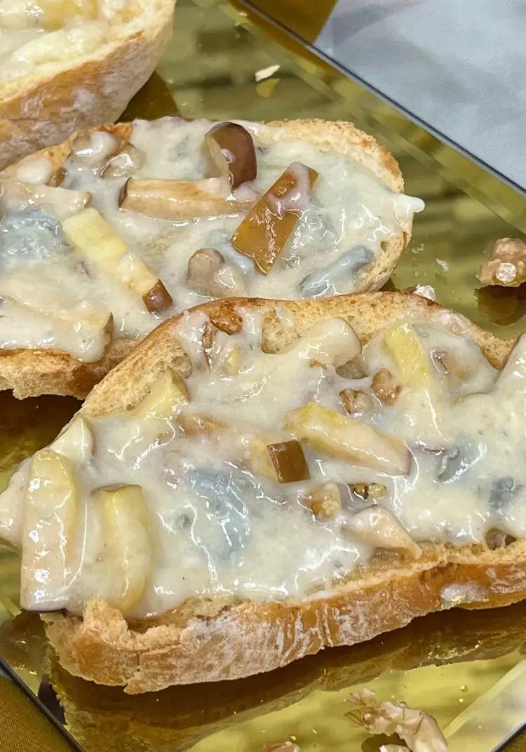 Ricetta Crostini al miele con gorgonzola mele e noci di lia.e.chia