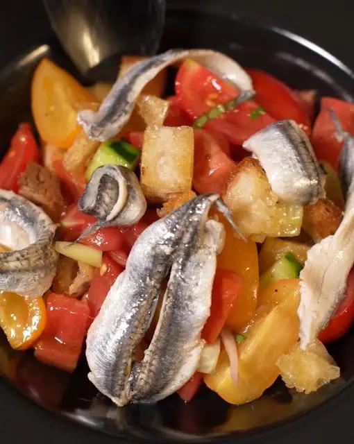 Ricetta Panzanella croccante con alici marinate 🤤 di meschini_chef