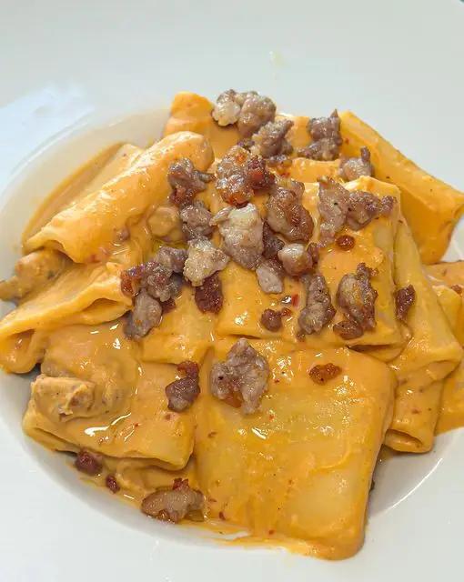 Ricetta Paccheri in crema di ceci, nduja e salsiccia 😋 di castalfood