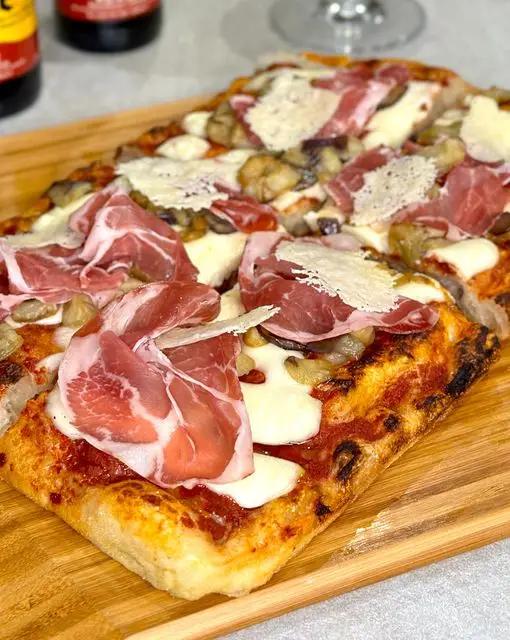 Ricetta Pizza in teglia gustosa in giornata 🍕 di leffe.italy