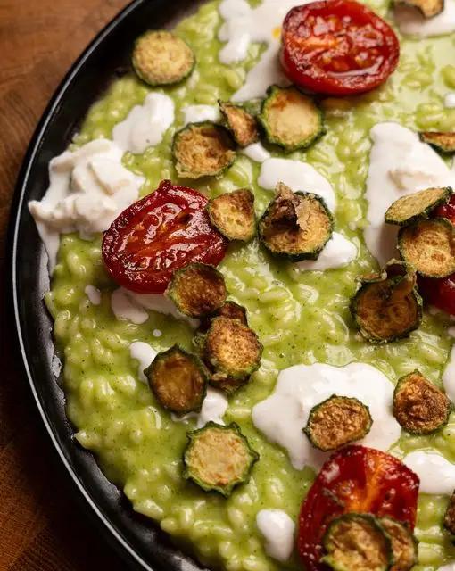 Ricetta Risotto con crema di zucchine stracciatella e pomodorini arrostiti di meschini_chef