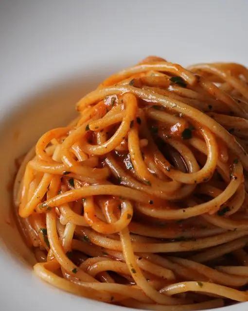 Ricetta Spaghetti alle acciughe in rosso di ilpugliesechecucina