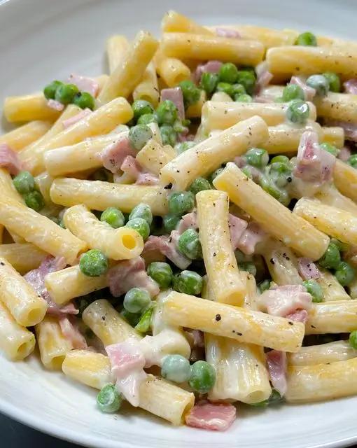 Ricetta Pasta panna, prosciutto e piselli di lacucinadifabiuccio