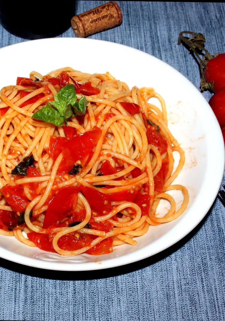 Ricetta Spaghetti alla salsetta con aglio di antichisapori
