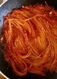 Immagine del passaggio 28 della ricetta ”Spaghetti all’ Assassina”
versione stregattami 👩🏻‍🍳