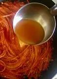 Immagine del passaggio 29 della ricetta ”Spaghetti all’ Assassina”
versione stregattami 👩🏻‍🍳