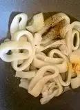 Immagine del passaggio 6 della ricetta “Riso alla stregattami”
con Curcuma, Calamari, Zucchine e Crema di Patate 👩🏻‍🍳