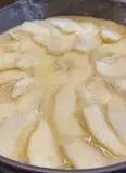 Immagine del passaggio 8 della ricetta Torta di mele al cuore di albicocca