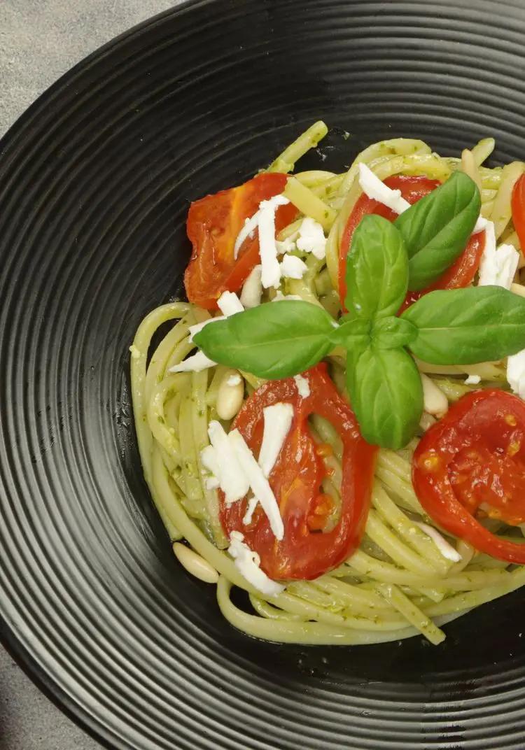 Ricetta Spaghettone quadrato pesto e pomodorini semi confit di scolalapastacucinaitaliana