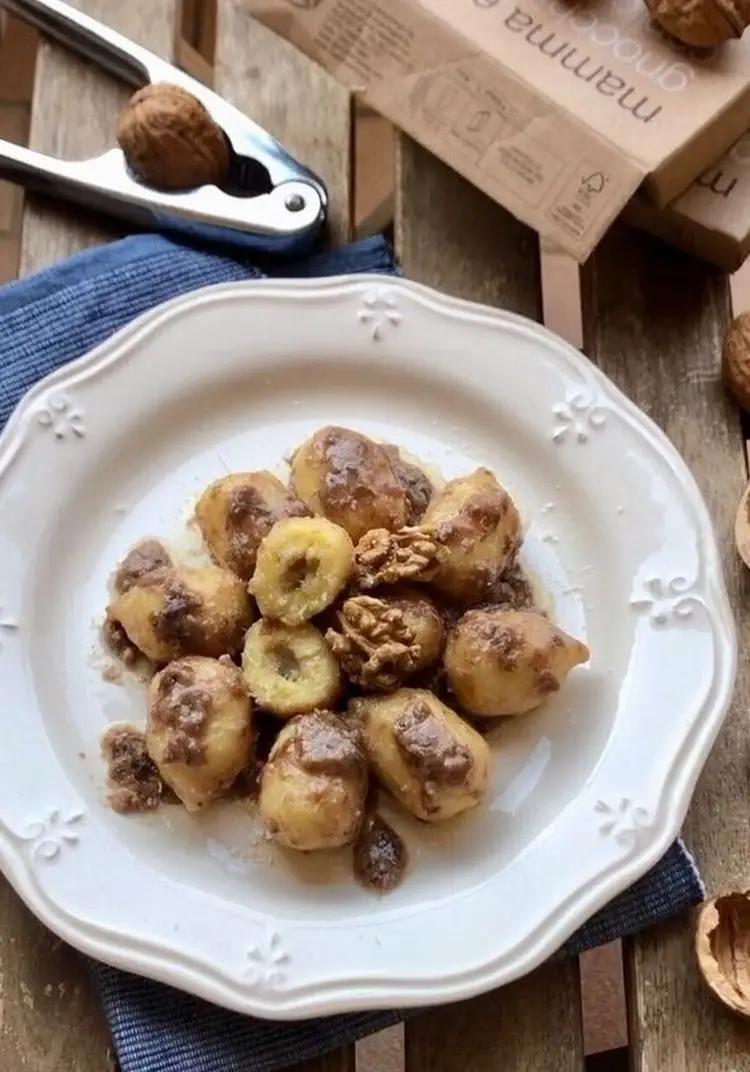 Ricetta Gnocchi ripieni con cacio e pepe, pesto di radicchio e noci di mammaemma.gnocchi