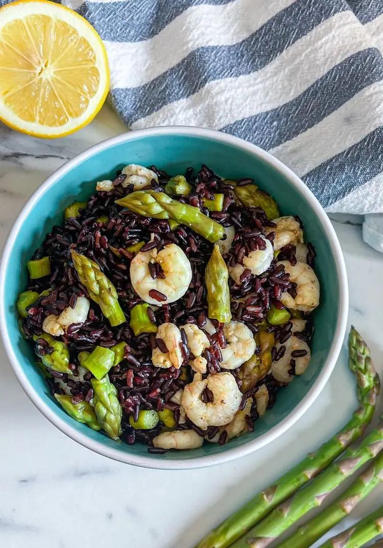 Ricetta Riso venere con gamberetti e asparagi di elena.bondenari