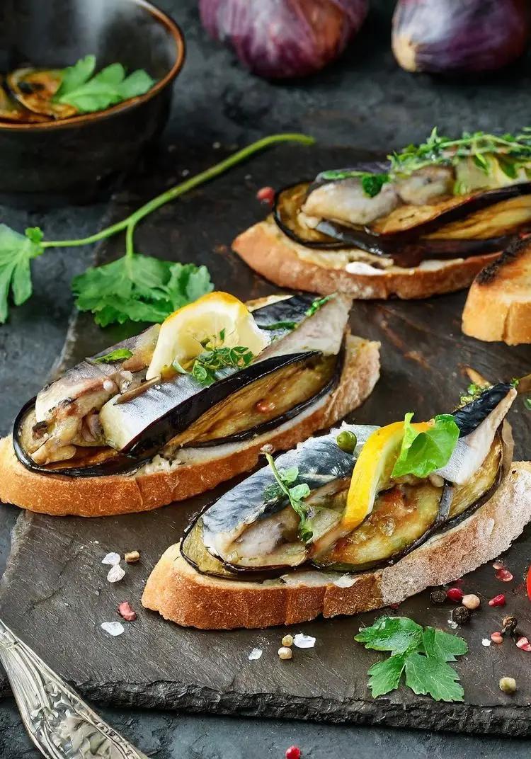 Ricetta Bruschetta con sgombro e melanzane di eltamain