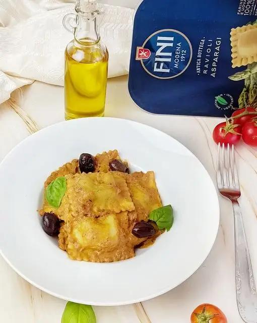 Ricetta Ravioli agli asparagi di Fini con crema di ricotta e pomodorini secchi di kettycucinooggi