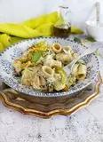 Immagine del passaggio 12 della ricetta PASTA CON PESTO DI PISTACCHIO E ZUCCHINA.