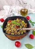 Immagine del passaggio 12 della ricetta Insalata di farro con pesto di rucola