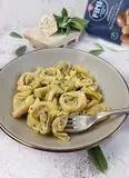 Immagine del passaggio 12 della ricetta Tortelloni ai funghi porcini con burro salato alla salvia