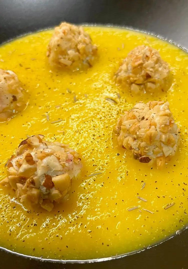 Ricetta Tartufini di gorgonzola e nocciole su crema di cavolfiore giallo e zafferano di giadaconti