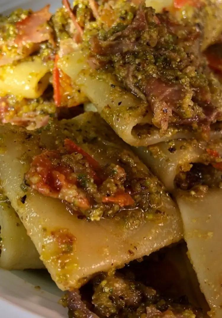 Ricetta Paccheri pesto di pistacchio, speck, pomodori di Giulia.C.