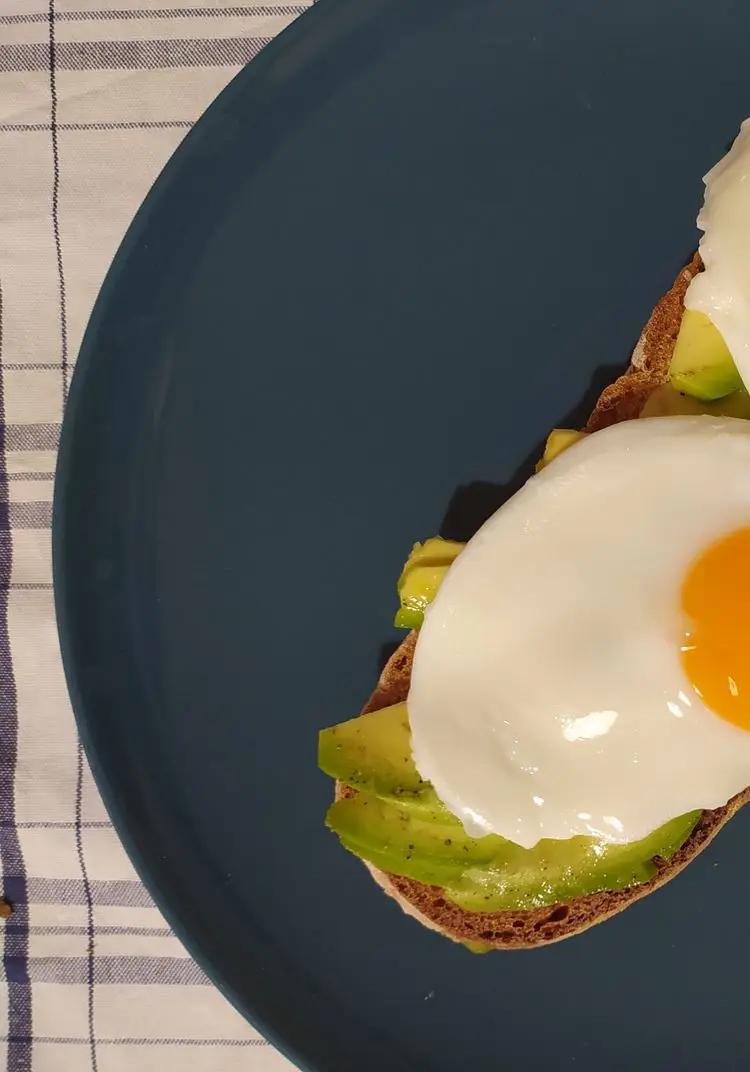 Ricetta Avocado toast con uovo🥑🍳 di RicettediSara