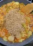 Immagine del passaggio 7 della ricetta Minestrone con farro e lenticchie