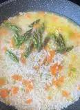 Immagine del passaggio 4 della ricetta Risotto agli asparagi