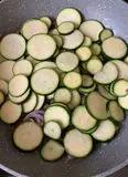 Immagine del passaggio 2 della ricetta Frittata zucchine e caciocavallo