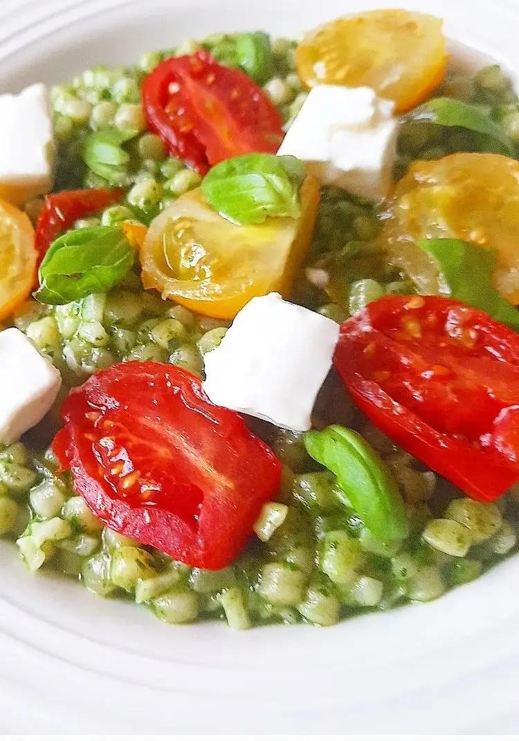 Ricetta Fregula pesto di basilico, pomodorini rossi e gialli e Philadelphia!💛💛💛 di dianacorradetti