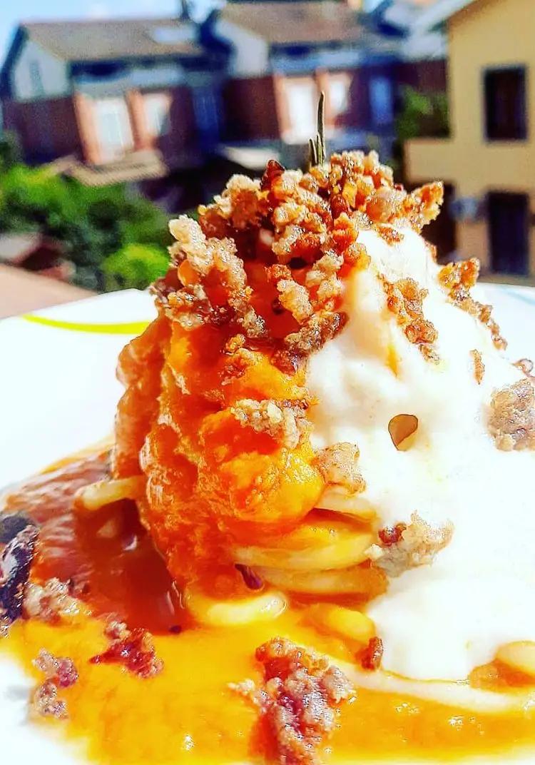 Ricetta Spaghetto crema di zucca, taleggio, olio al tartufo e ragù di salsiccia🧡🧡🧡! di dianacorradetti