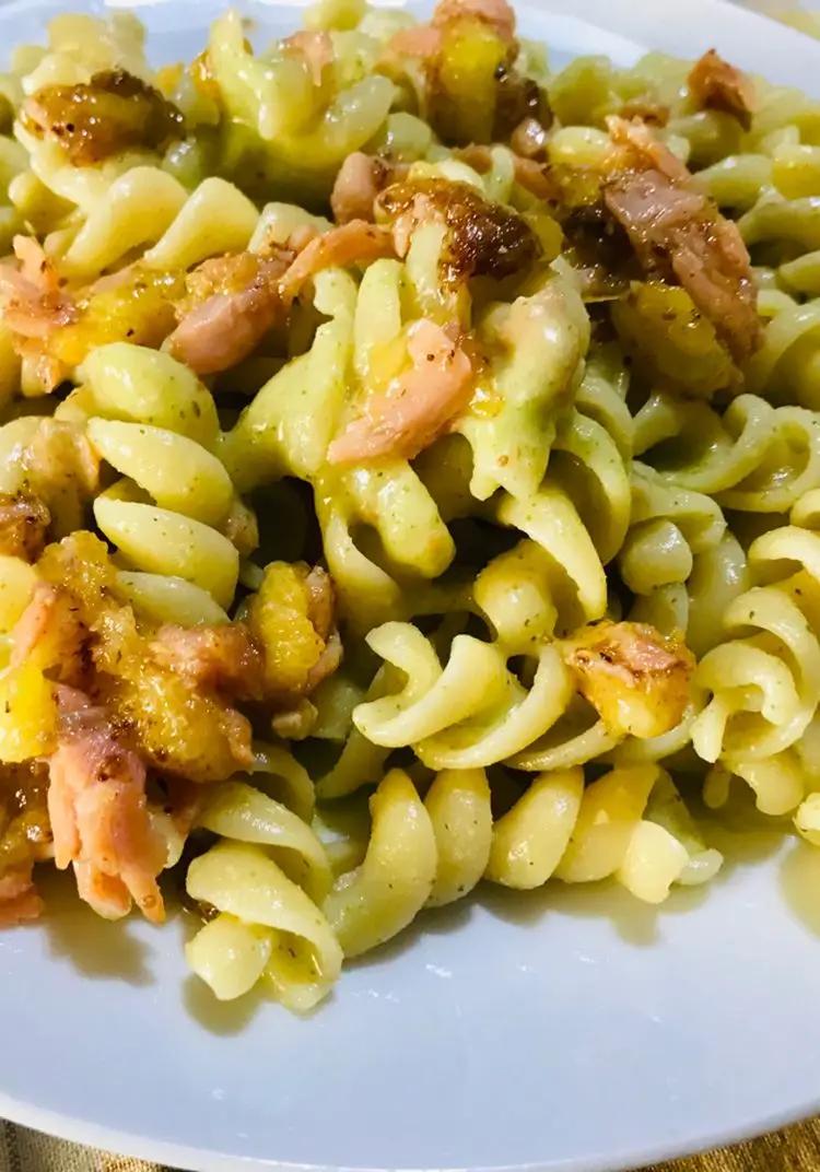 Ricetta Fusilli con crema di broccoli, salmone e fichi di marcello.colizzi