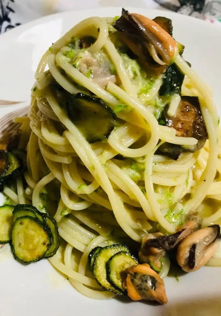 Ricetta Spaghetti cozze e zucchine di marcello.colizzi