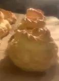 Immagine del passaggio 7 della ricetta Bignè al forno, zeppole crema pasticcera, panna, amarene sciroppate