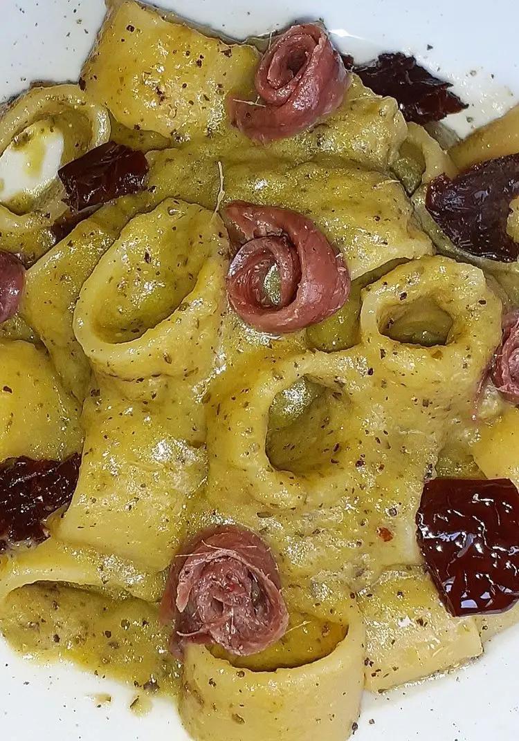 Ricetta Calamarata con Crema di Zucchine, Filetti di Acciughe e Pomodori Secchi di lericettedimarygio