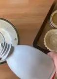 Immagine del passaggio 3761 della ricetta Crostata con Flan di crema al latte condensato