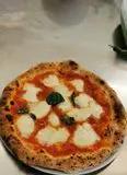 Immagine del passaggio 12 della ricetta Pizza napoletana come in pizzeria