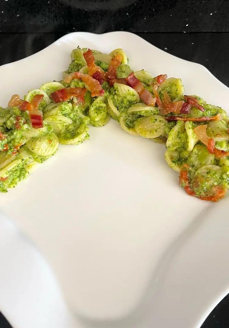 Ricetta Orecchiette con broccoli, pomodori secchi e guanciale di unaforchettadigitale