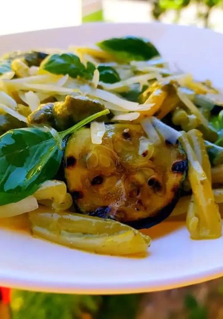 Ricetta Caserecce con zucchine basilico e parmigiano! di ilaria416