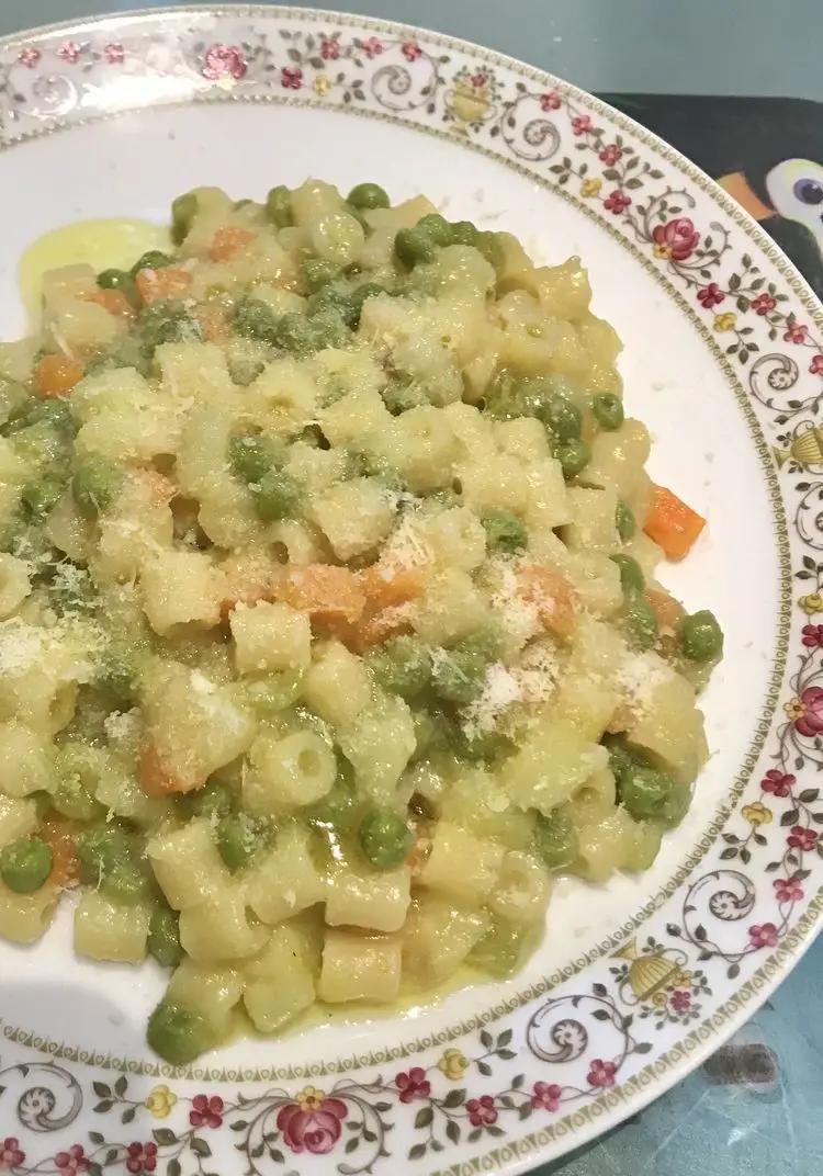 Ricetta Ditalini rigati risottati e brodo 🍲 homemade 🏡, con patate 🥔, piselli, carote 🥕, sedano 🌱, parm di gelfomarco