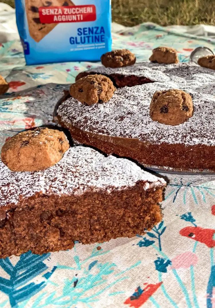 Ricetta Torta con biscotti al cioccolato senza glutine e lattosio di Martinasenzaglutine