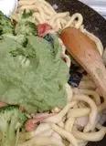 Immagine del passaggio 3 della ricetta Fusilli di semola pasta frescaa con pesto di broccolo, spezzatino di mare aromatizzato con muddica e ceci