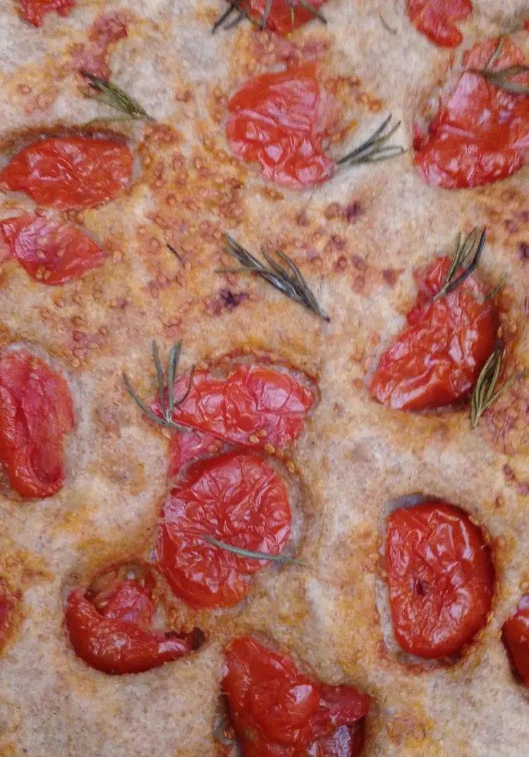 Ricetta Focaccia integrale con farine miste con pomodorini Piccadilly di sergioforcella9